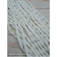 Намистини-краплі, розмір 9*4 мм. Білі непрозорі Намистини-краплі, розмір 9*4 мм. Білі непрозорі