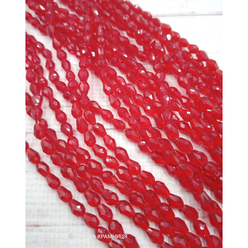 Намистини-краплі, розмір 6*4 мм. Червоні прозорі