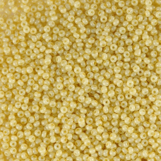 02052 бісер No10 Preciosa (Чехія) 5 грамів. Алебастровий 02052 бісер No10 Preciosa (Чехія) 5 грамів. Алебастровий