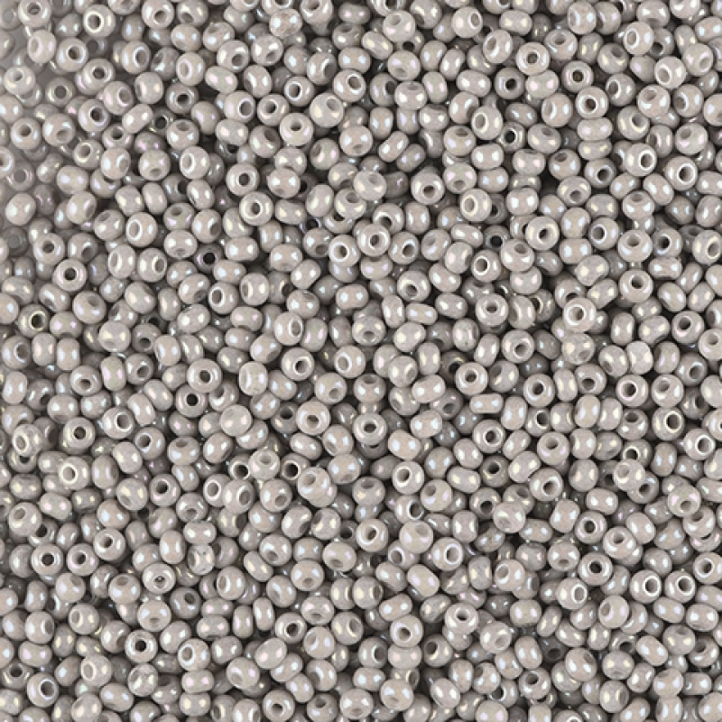 43141 бісер №10 Preciosa (Чехія) 5 грамів. Перлиновий райдужний сірий 43141 бісер №10 Preciosa (Чехія) 5 грамів. Перлиновий райдужний сірий