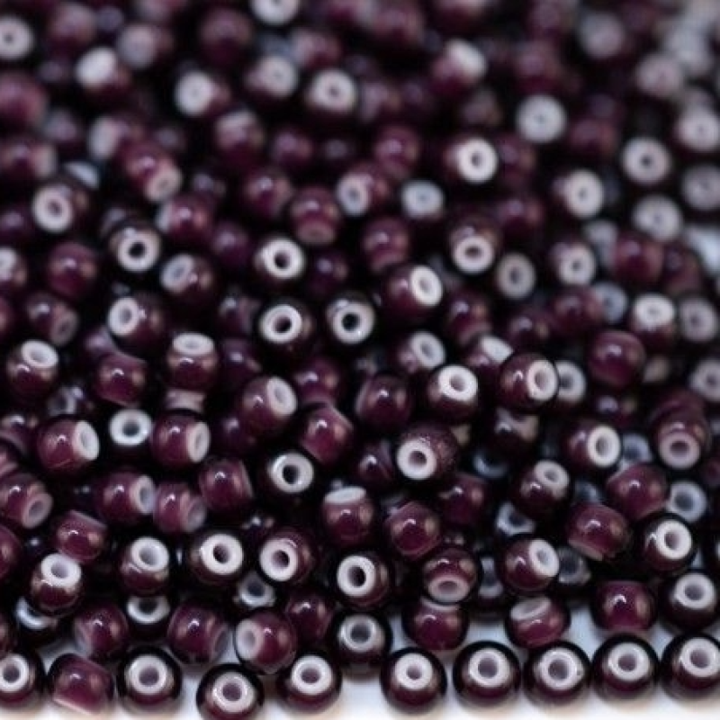 23708 бісер Preciosa (Чехія) 5 грамів.  Прозорий темно-фіолетовий з білою серединкою