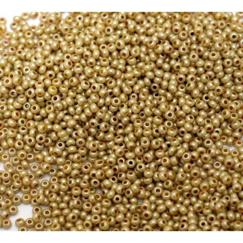 16584 бісер №10 Preciosa (Чехія) 5 грамів. Алебастровий перламутровий