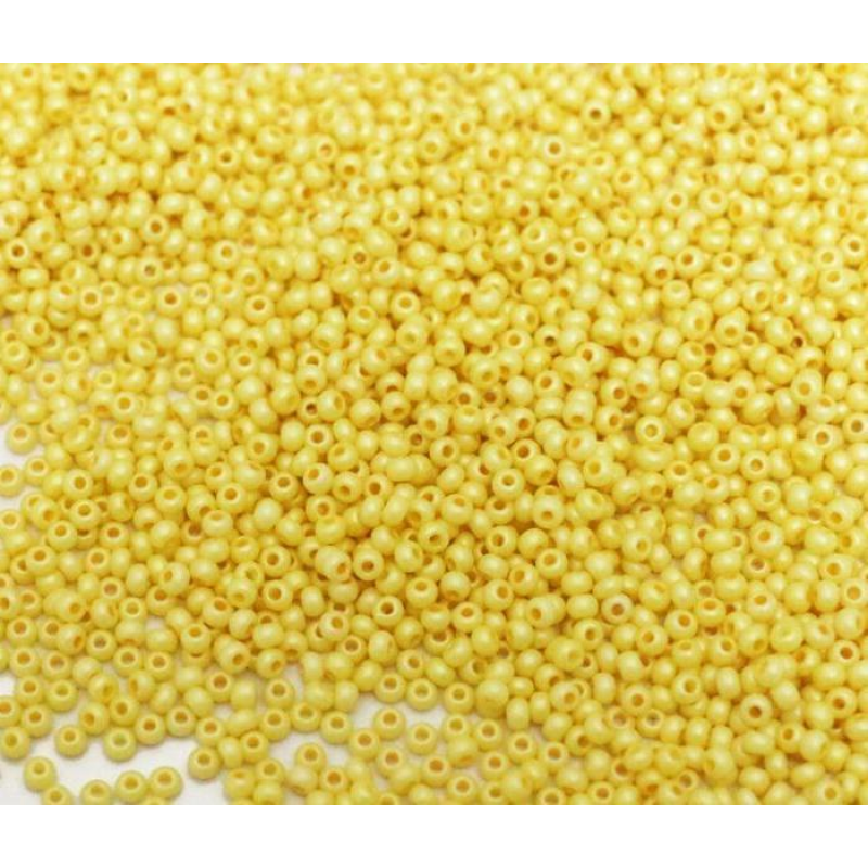 16686 matt бісер №10 Preciosa (Чехія) 5 грамів. Алебастровий перламутровий матовий