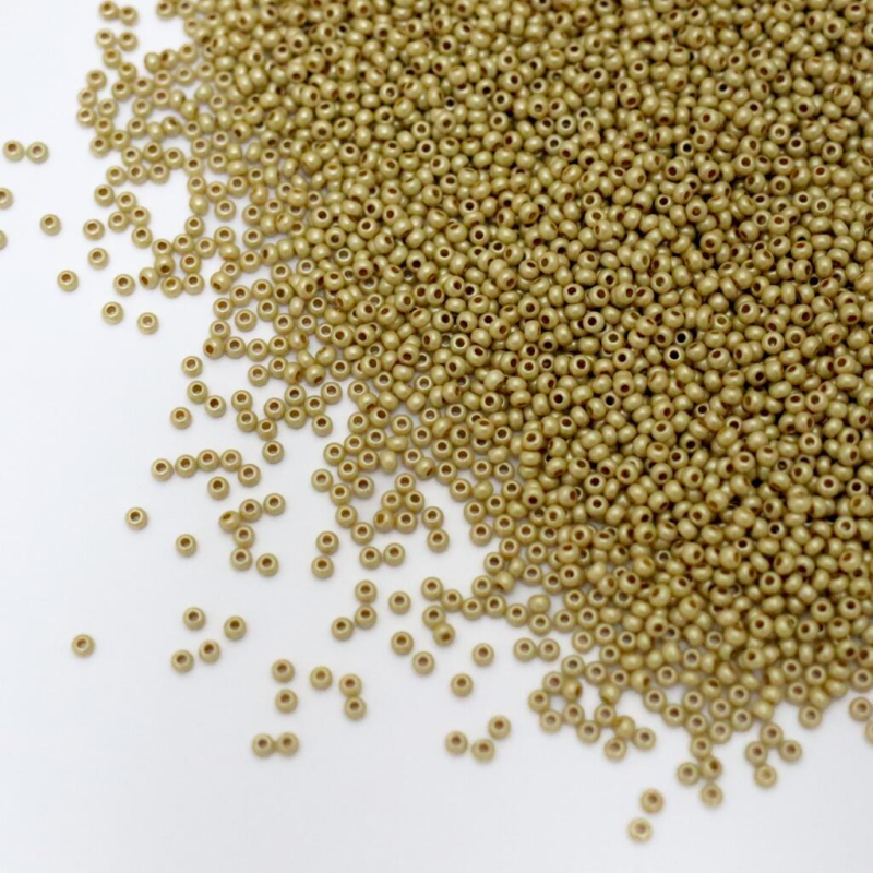 16784 бісер №10 Preciosa (Чехія) 5 грамів. Перламутровий