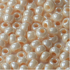 531-10/0-46112 Бісер Чехія (перламутровий, бежевий світлий), упаковка 50 грамів
