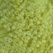 02152 бісер №10 Preciosa (Чехія) 5 грамів. Алебастровий