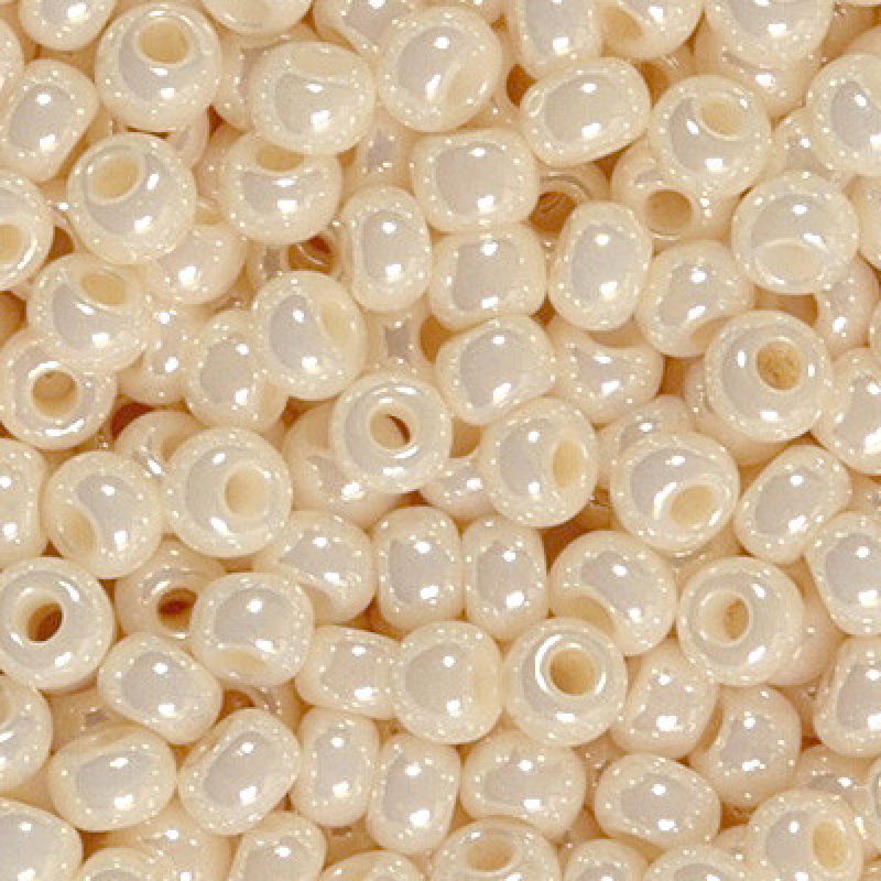 532-10/0-46113 Бісер Чехія (перламутровий, молочний), упаковка 50 грамів