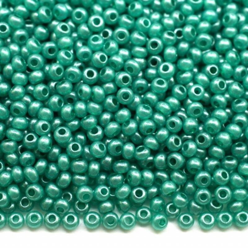 17758 бісер №10 Preciosa (Чехія) 5 грамів. Перламутровий