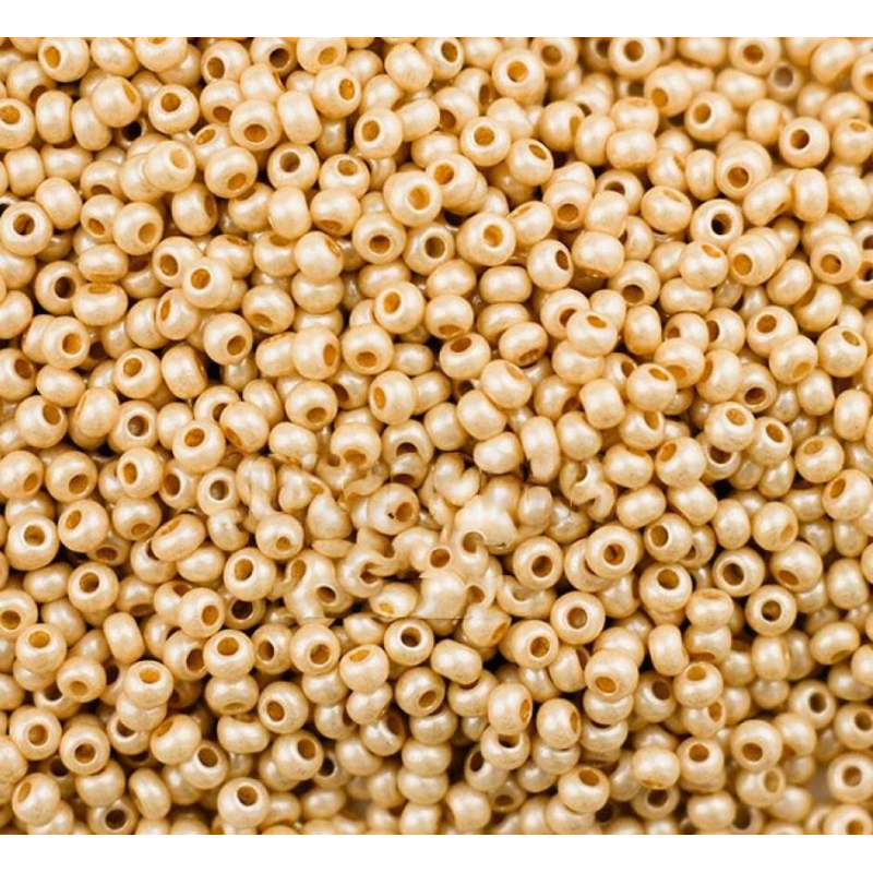 16717 бісер №10 Preciosa (Чехія) 5 грамів. Алебастровий перламутровий