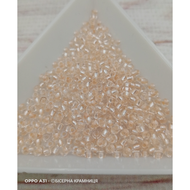 38218 бісер №10 Preciosa (Чехія) 5 грамів. Прозорий з перламутровим профарбуванням 38218 бісер №10 Preciosa (Чехія) 5 грамів. Прозорий з перламутровим профарбуванням