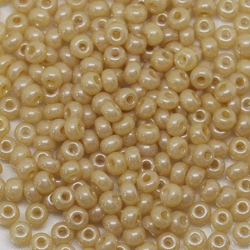 47115 бісер №10 Preciosa (Чехія) 5 грамів. Перламутровий 47115 бісер №10 Preciosa (Чехія) 5 грамів. Перламутровий