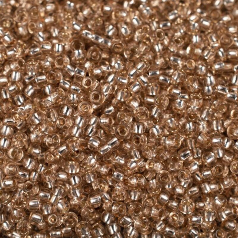 78212 бісер №10 Preciosa (Чехія) 5 грамів. Блискучий із срібною серединкою 78212 бісер №10 Preciosa (Чехія) 5 грамів. Блискучий із срібною серединкою