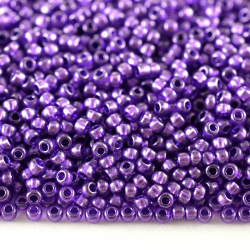 18928 бісер №10 Preciosa (Чехія) 5 грамів. Блискучий тертий