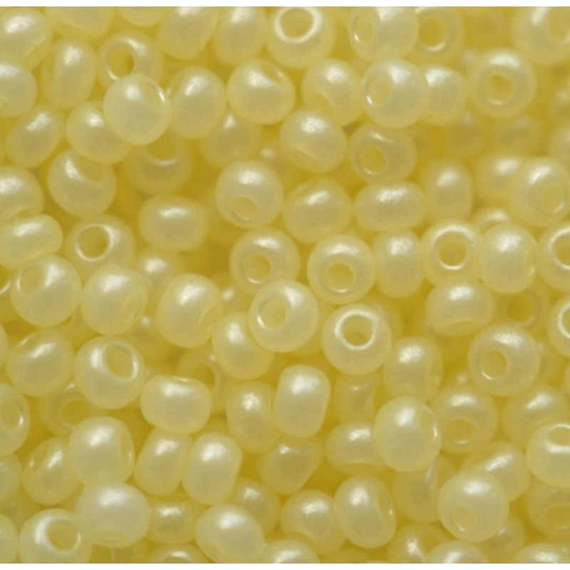 17286-10/0 Бісер Чехія (перламутровий, світло-жовтий), упаковка 50 грамів