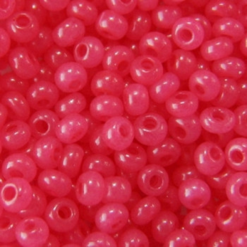 422-10/0-17897 Бісер Чехія (алебастровий, малиновий світлий), упаковка 50 грамів