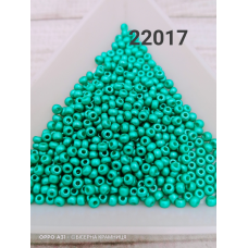 22017 бісер № 10 Preciosa (Чехія) 5 грамів. Перламутровий непрозорий, смарагдовий