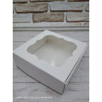 Самозбірна біла коробочка з віконцем, розмір 100*100*30 мм