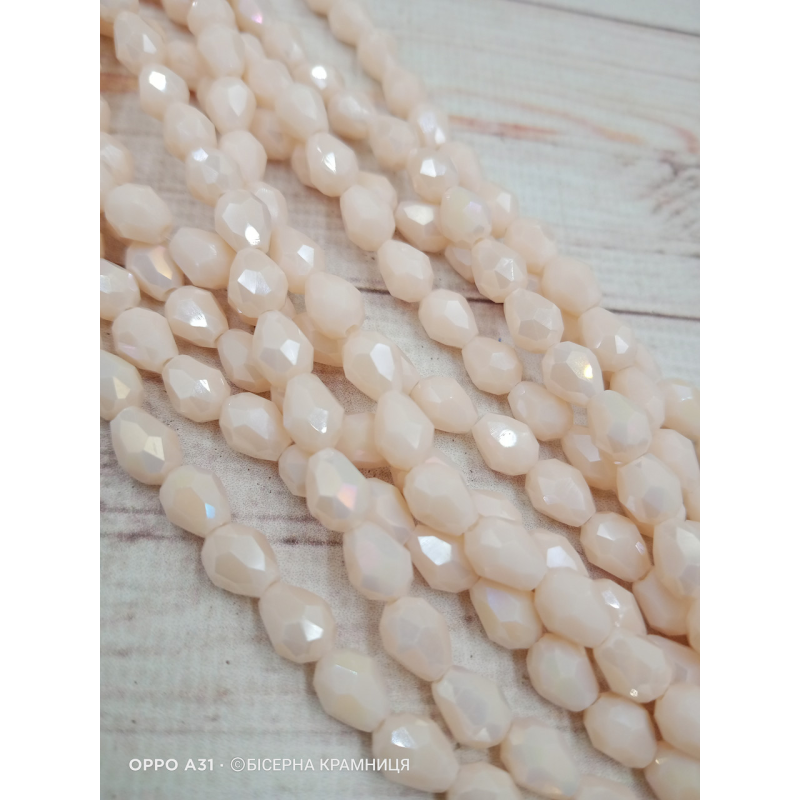 Намистини-краплі, 8*6 мм. Світлі кремові непрозорі