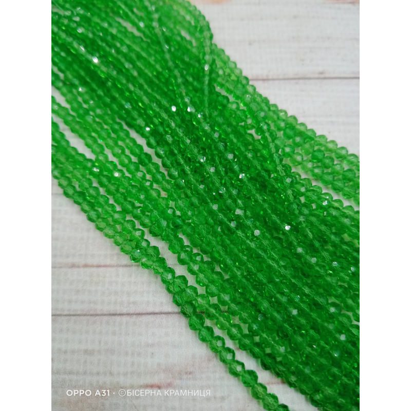 Ронделі, розмір 3,5*3 мм. Світло-зелені прозорі