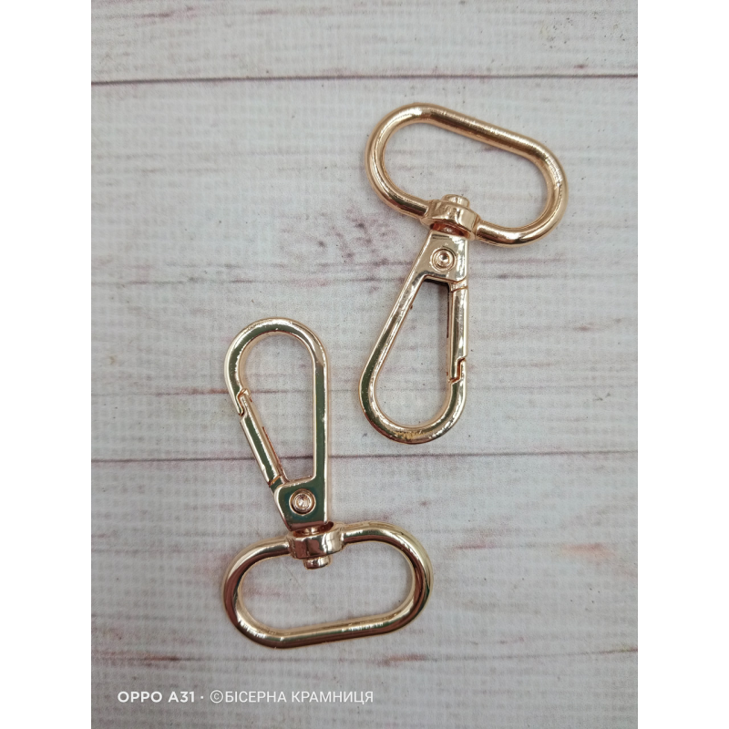 Пара карабінів для сумки, довжина 50 мм, колір натурального золота. Внутрішня ширина кільця 25 мм
