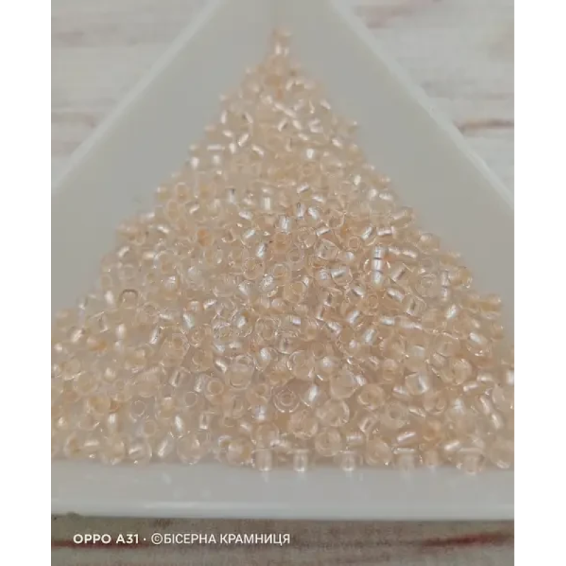 38218-10/0 Бісер Чехія (прозорий з блискучою серединкою, персиковий світлий), упаковка 50 грамів