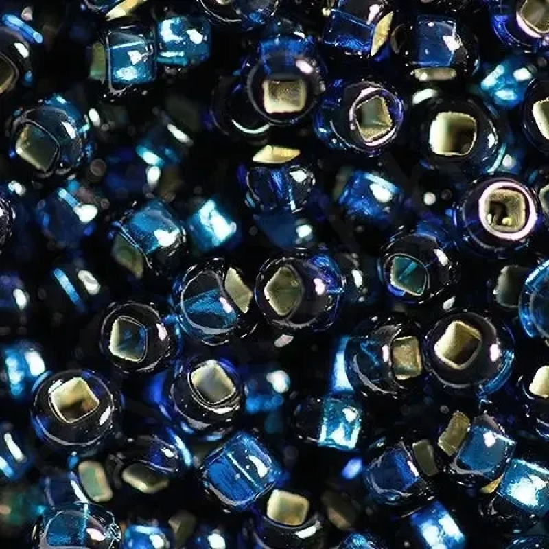 67100кв бісер №10 Preciosa (Чехія) 5 грамів. Блискучий із срібною квадратною серединкою