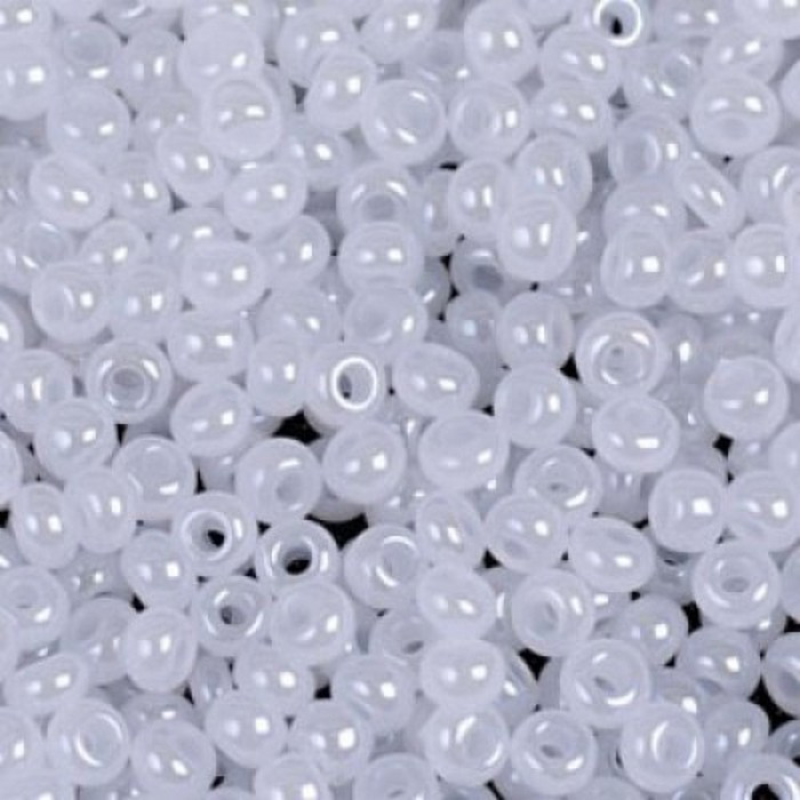 540-10/0-57205 Бісер Чехія (перламутровий, білий блідий райдужний), упаковка 50 грамів