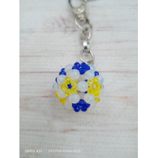 Брелок для ключів, для декору сумки, рюкзака з намистин опаліту (місячний камінь) та шпинелі. Ручна робота