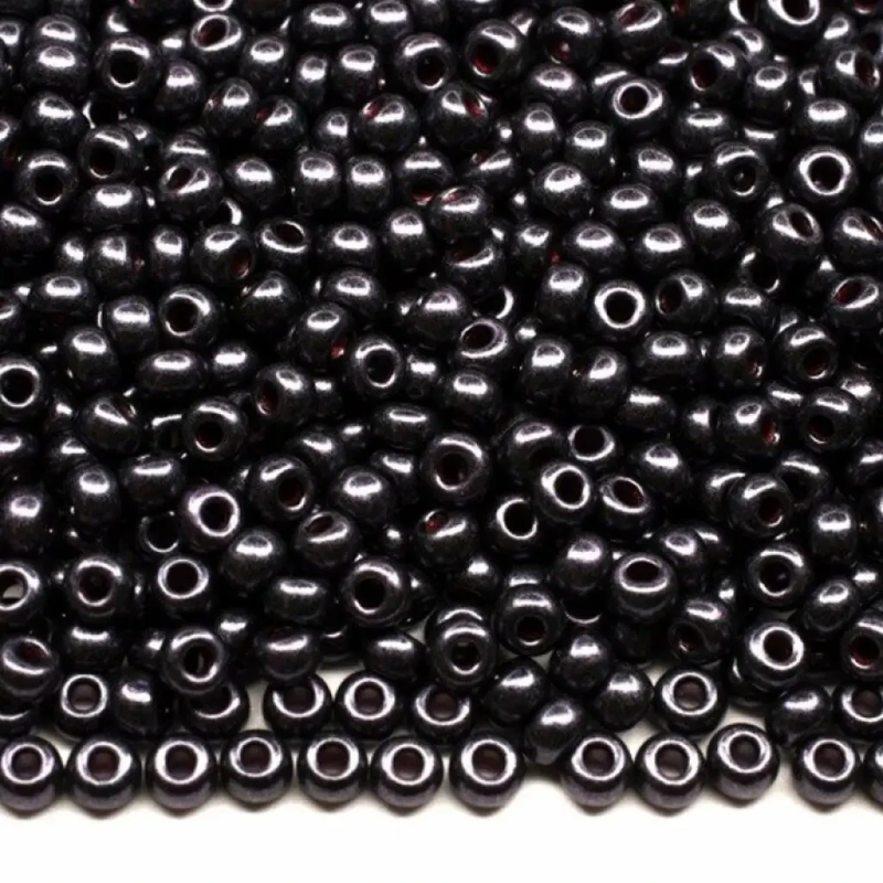 28998-10/0 Бісер Чехія (перламутровий, темно-рожевий графіт), упаковка 50 грамів