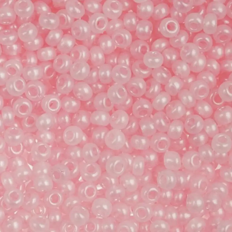 17298-10/0 Бісер Чехія (алебастровий з перлиновим напиленням, ніжний рожевий), упаковка 50 грамів