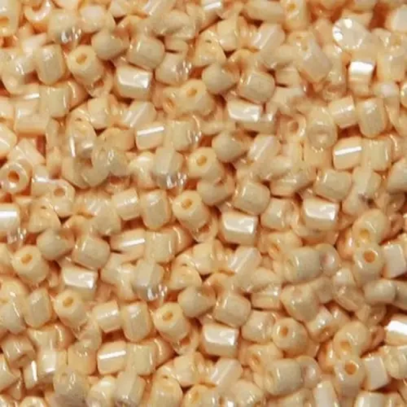 900-10/0-46112 Рубка Чехія (рубка перлиновий, бежевий світлий), розмір 10/0. Упаковка 50 грамів. 900-10/0-46112 Рубка Чехія (рубка перлиновий, бежевий світлий), розмір 10/0. Упаковка 50 грамів.