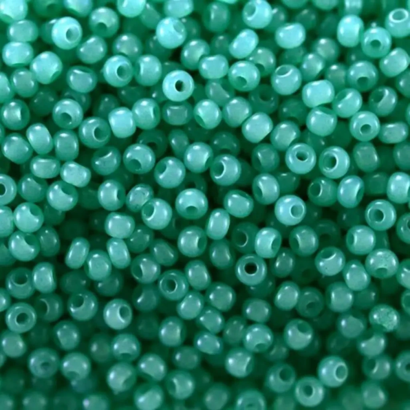 02664-10/0 Бісер Чехія (алебастровий, темний зелений аквамарин), упаковка 50 грамів