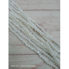 Ронделі, розмір 3,2*2,5 мм. Білі непрозорі з перламутровим покриттям