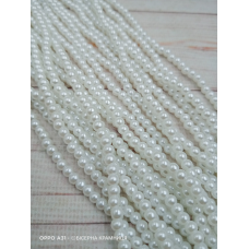 Майорка 4 мм, круглі намистини, скло. Колір білий