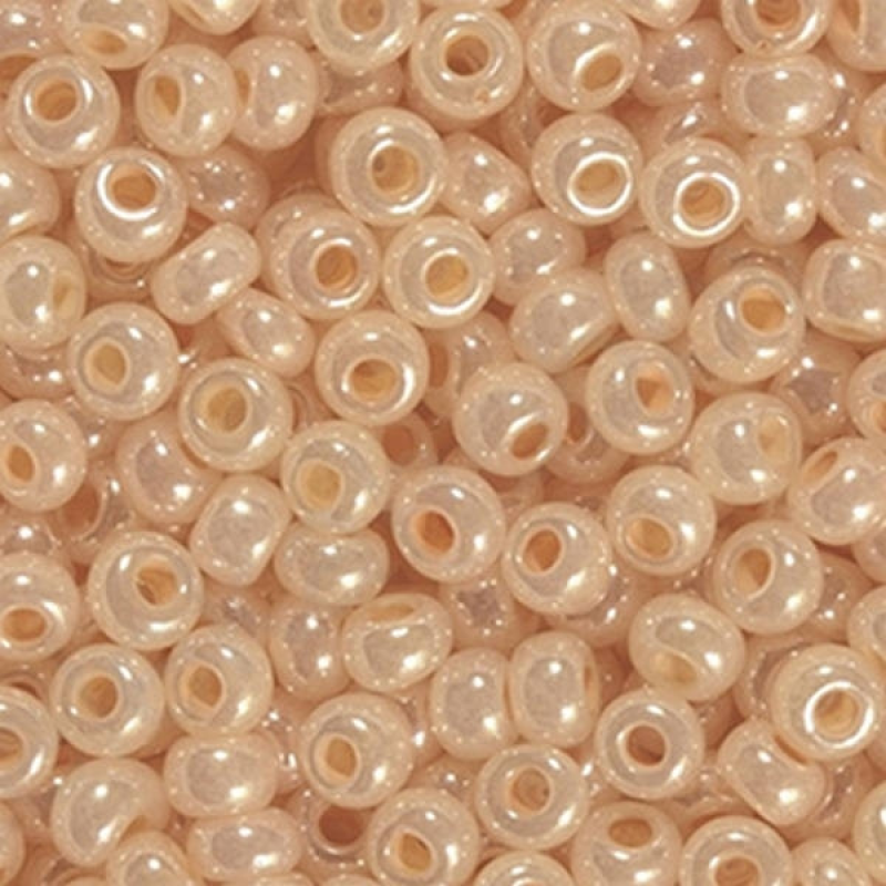 526-10/0-37383 Бісер Чехія (перламутровий, персиковий кремовий блідий), упаковка 50 грамів